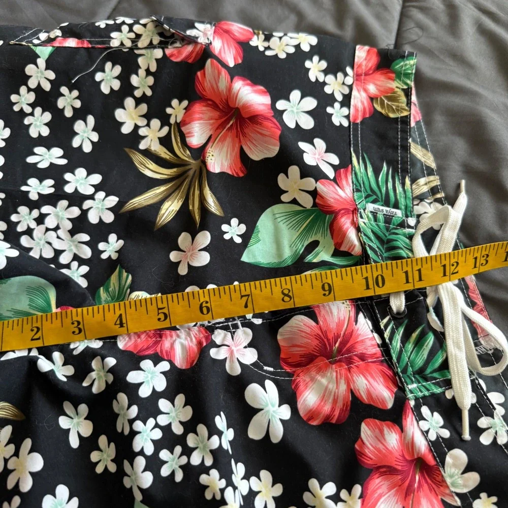 Raya Sun Board Shorts Women‎ XL Black Red Hibiscus Tropical Floral Cargo Pocket